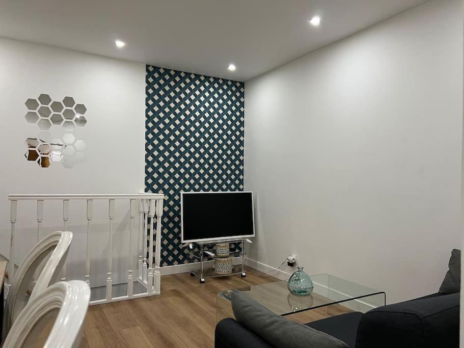 Апартаменты 3 Pieces Au Calme Avec 1 Acces Independant Париж Экстерьер фото